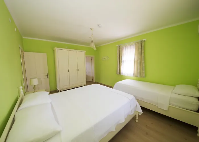 Bal Badem Bed & Breakfast *